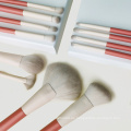 Kostenlose Muster-Großhandelskosmetik-Frau-Make-up-Bürste